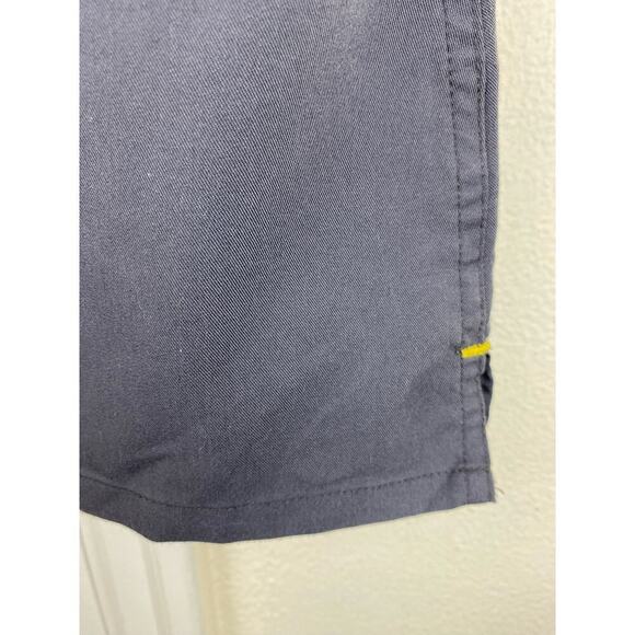 Figs Women's Size XS Gray Short Sleeve V-Neck Super Soft Uniform Scrub Top - Picture 2 of 7